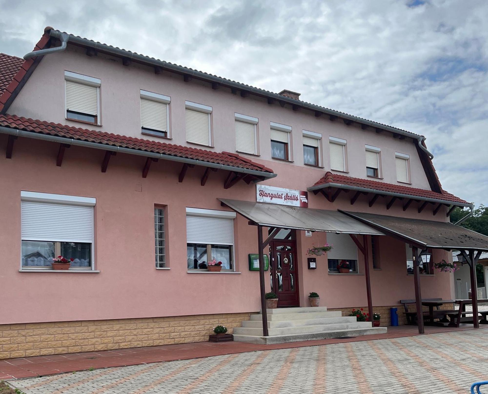 Hangulat Szallo Zalaszentbalazs エクステリア 写真